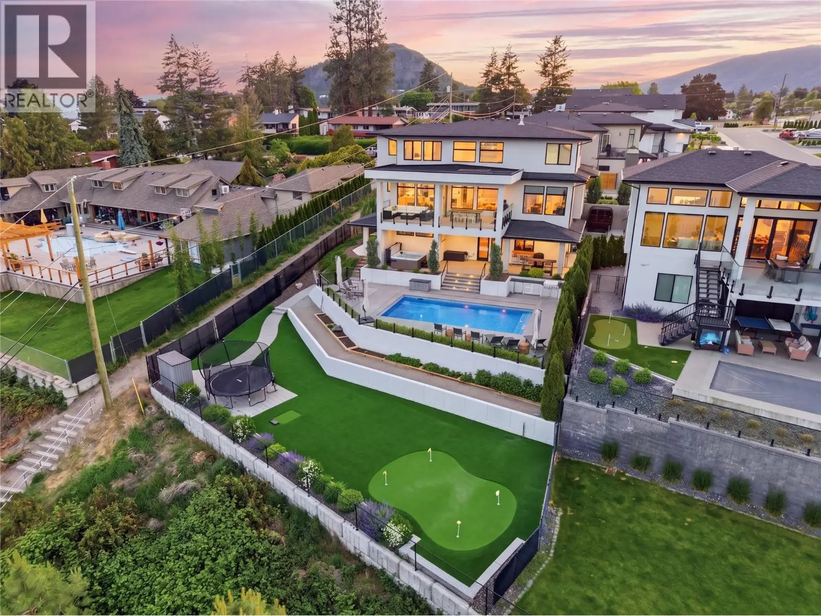 695 Lake Court. West Kelowna, British Columbia