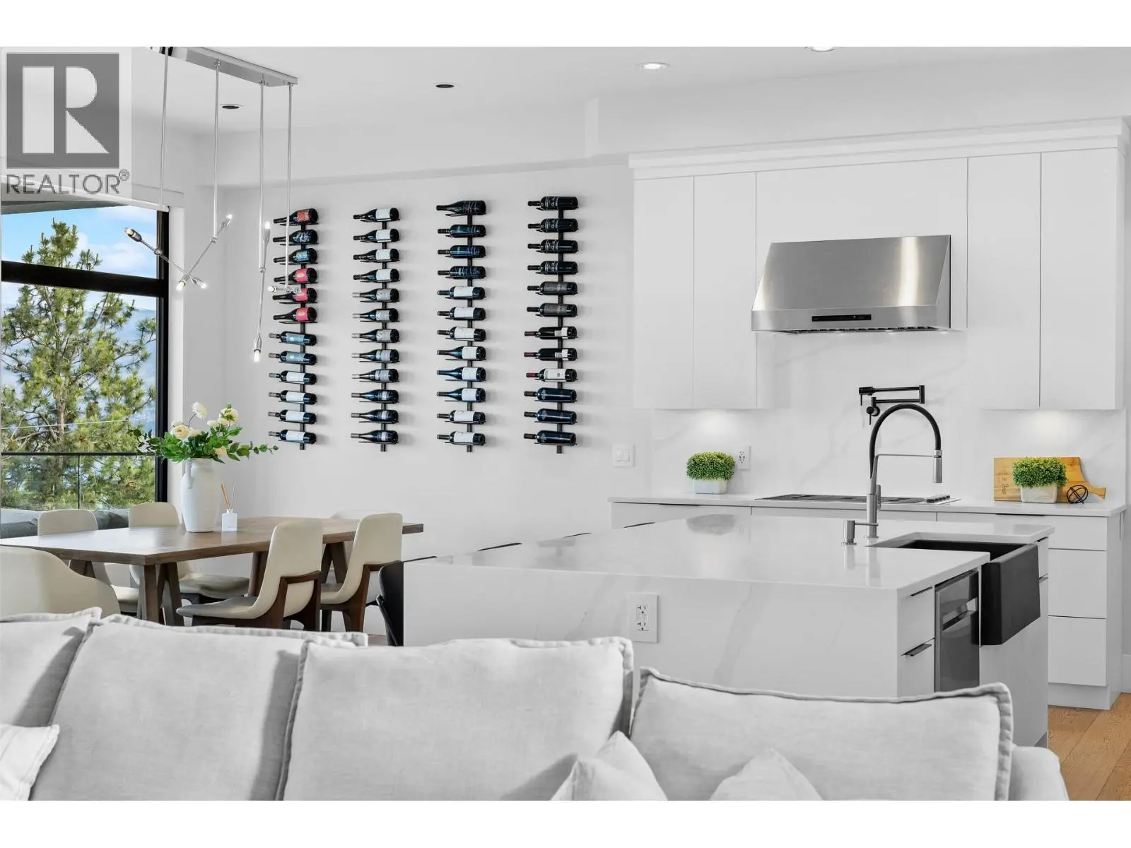 695 Lake Court. West Kelowna, British Columbia