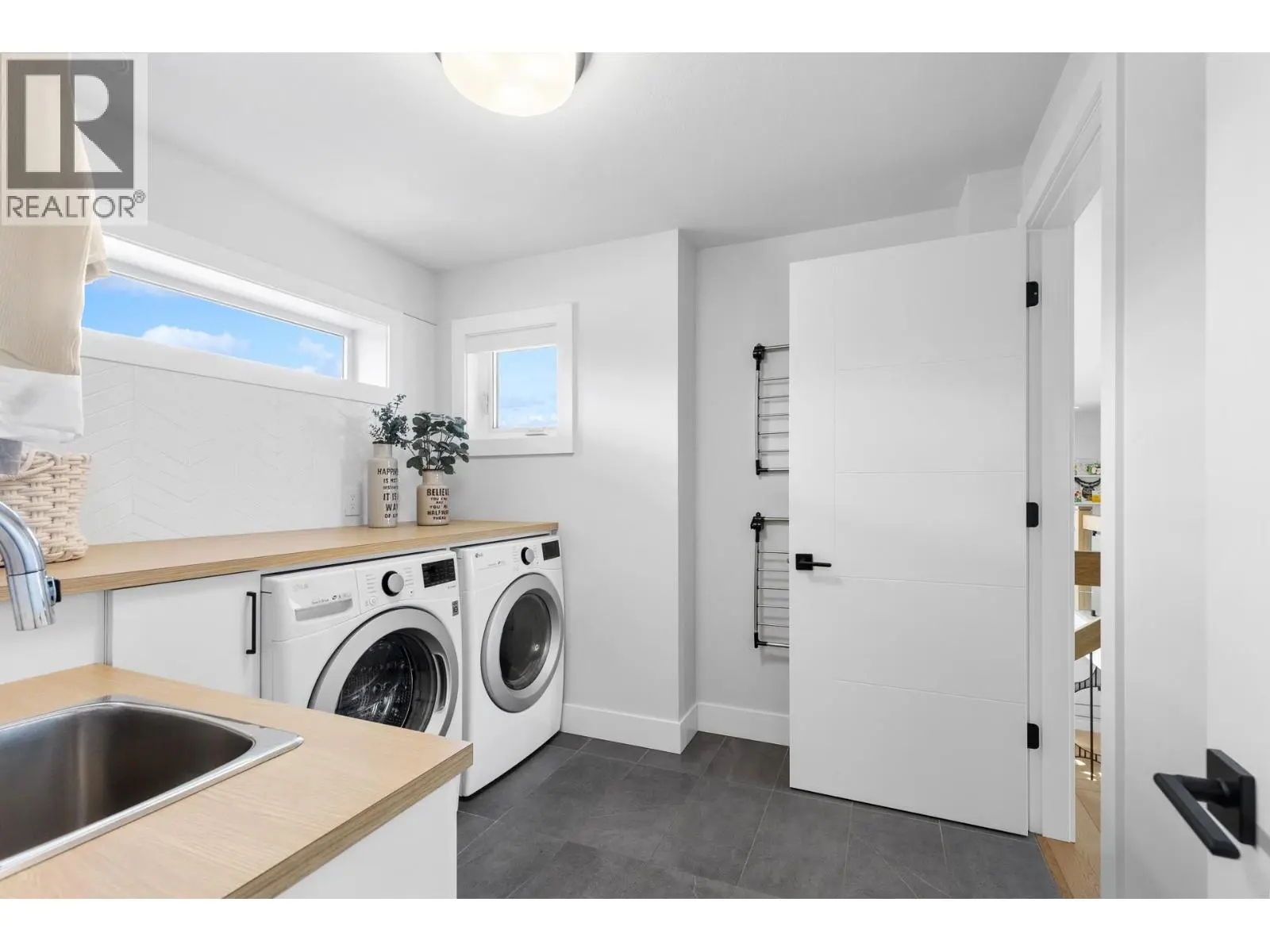 695 Lake Court. West Kelowna, British Columbia