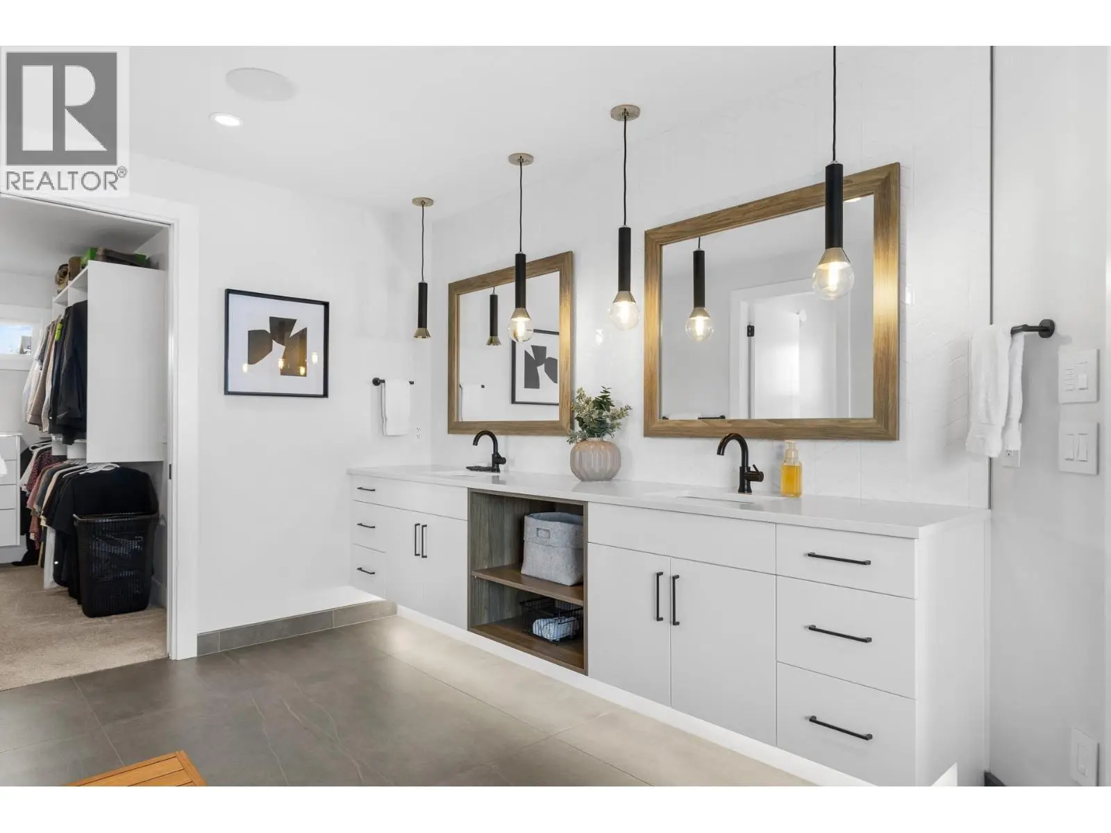 695 Lake Court. West Kelowna, British Columbia