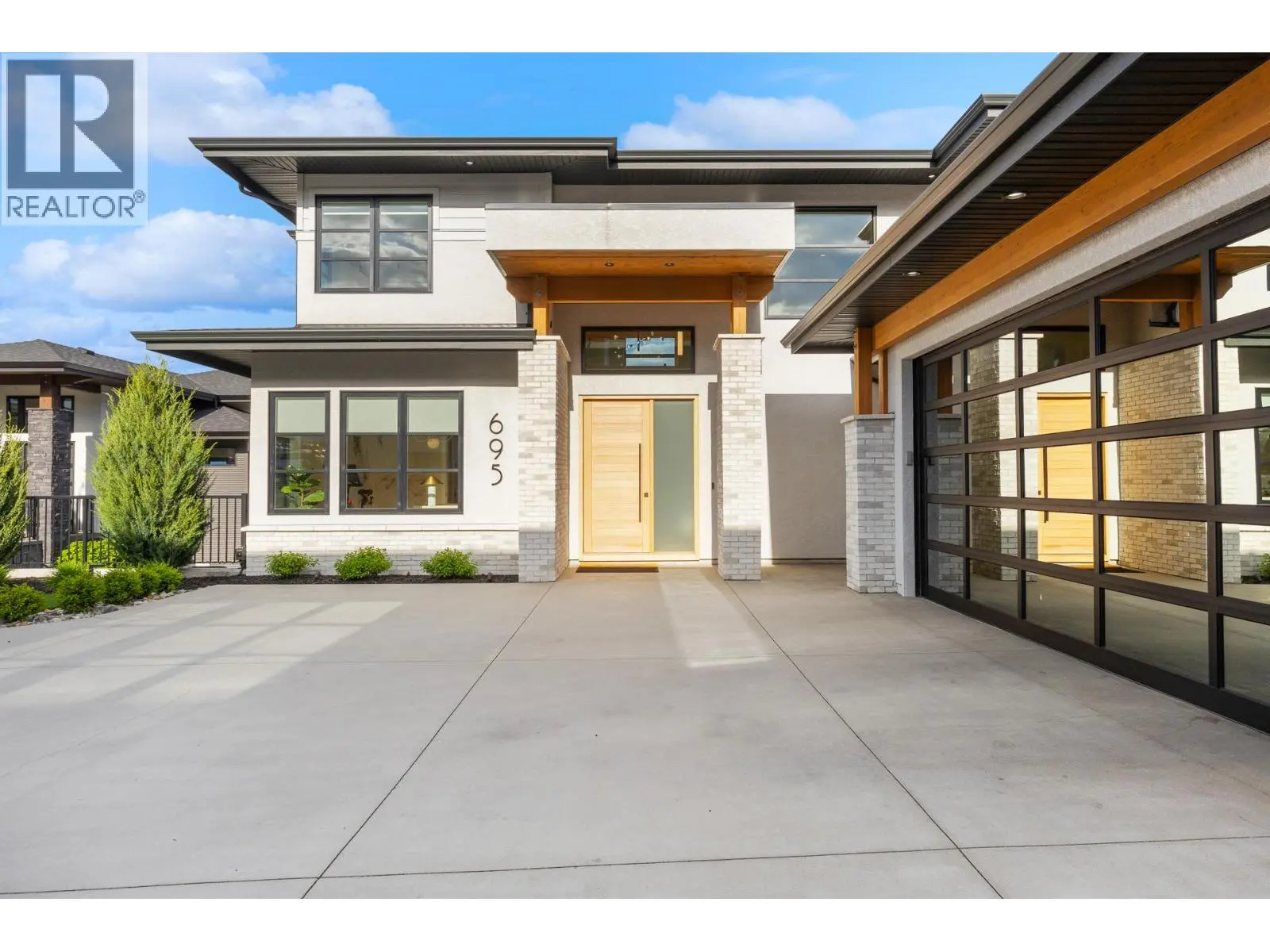 695 Lake Court. West Kelowna, British Columbia