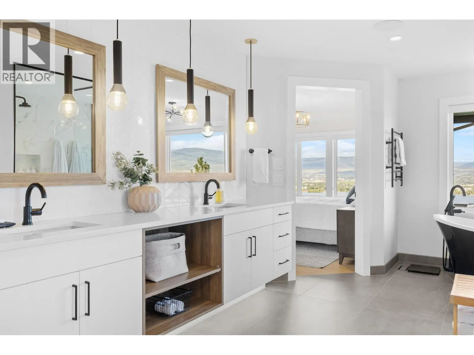 695 Lake Court. West Kelowna, British Columbia