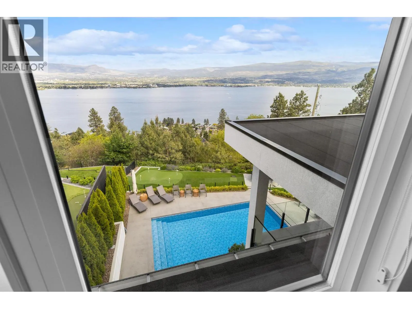 695 Lake Court. West Kelowna, British Columbia