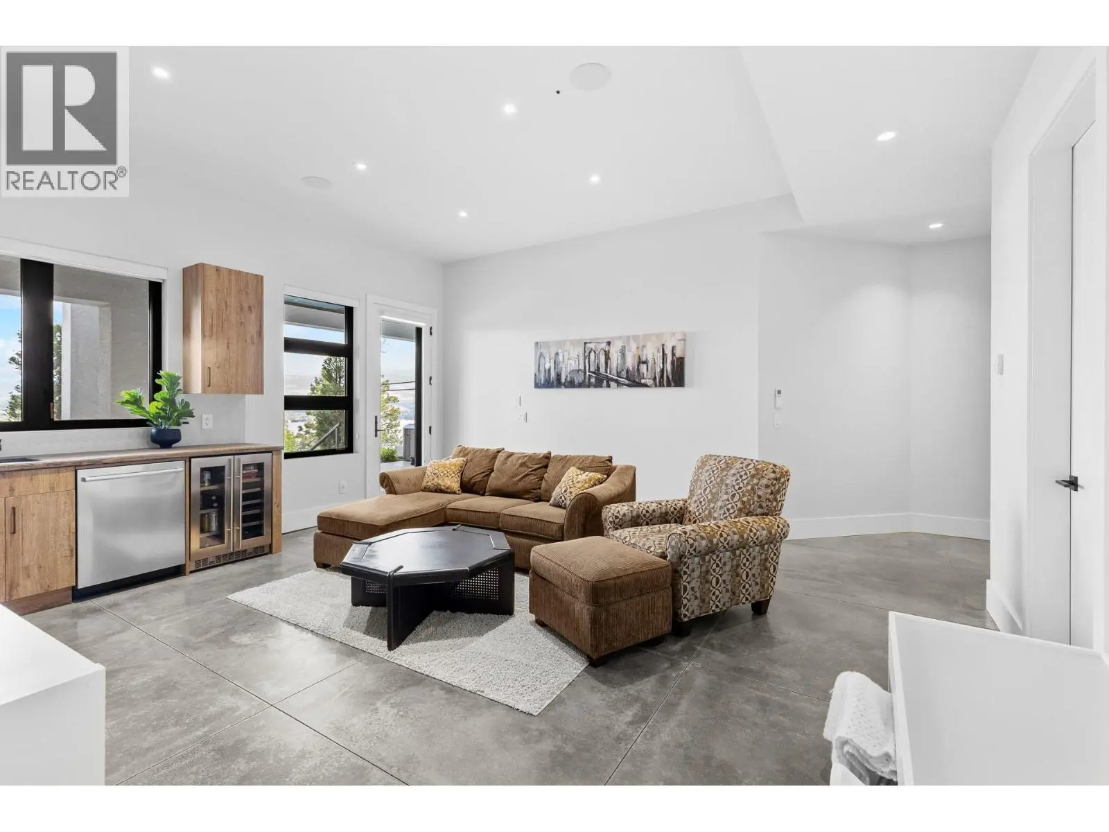695 Lake Court. West Kelowna, British Columbia