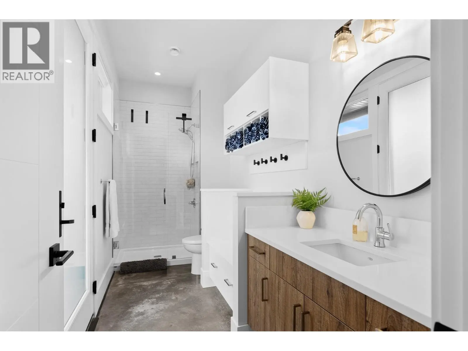 695 Lake Court. West Kelowna, British Columbia