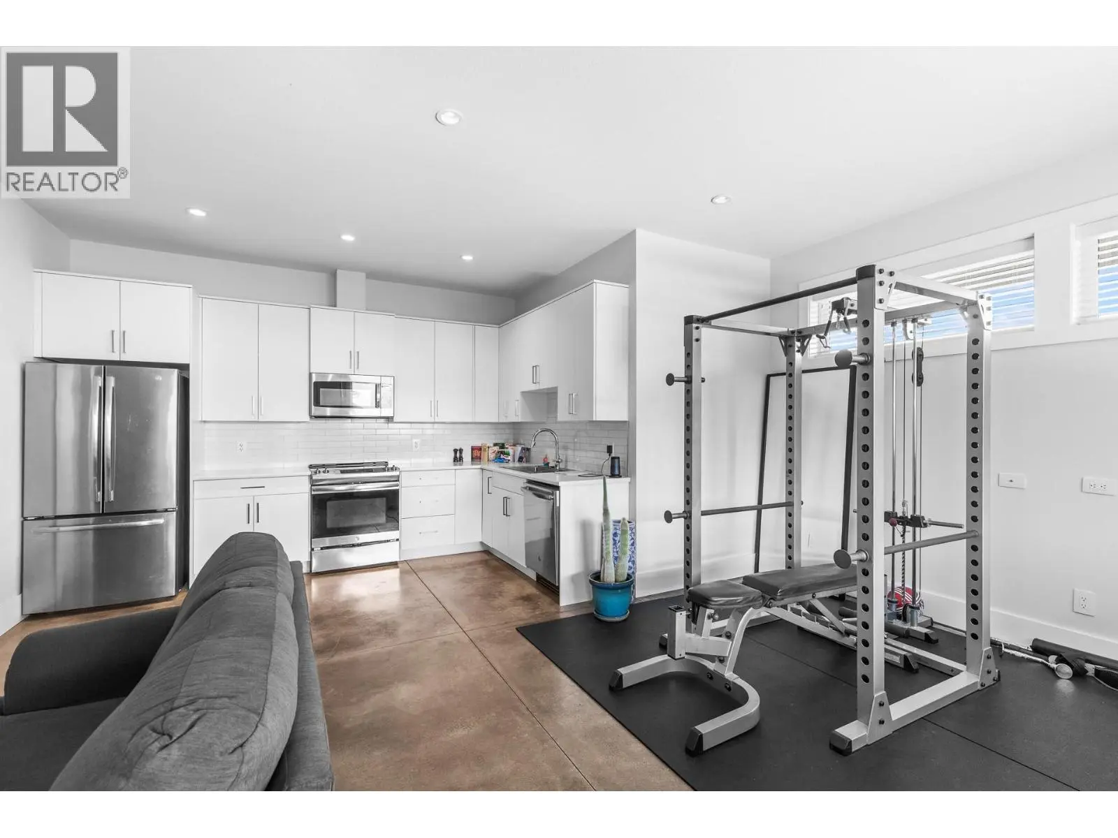 695 Lake Court. West Kelowna, British Columbia
