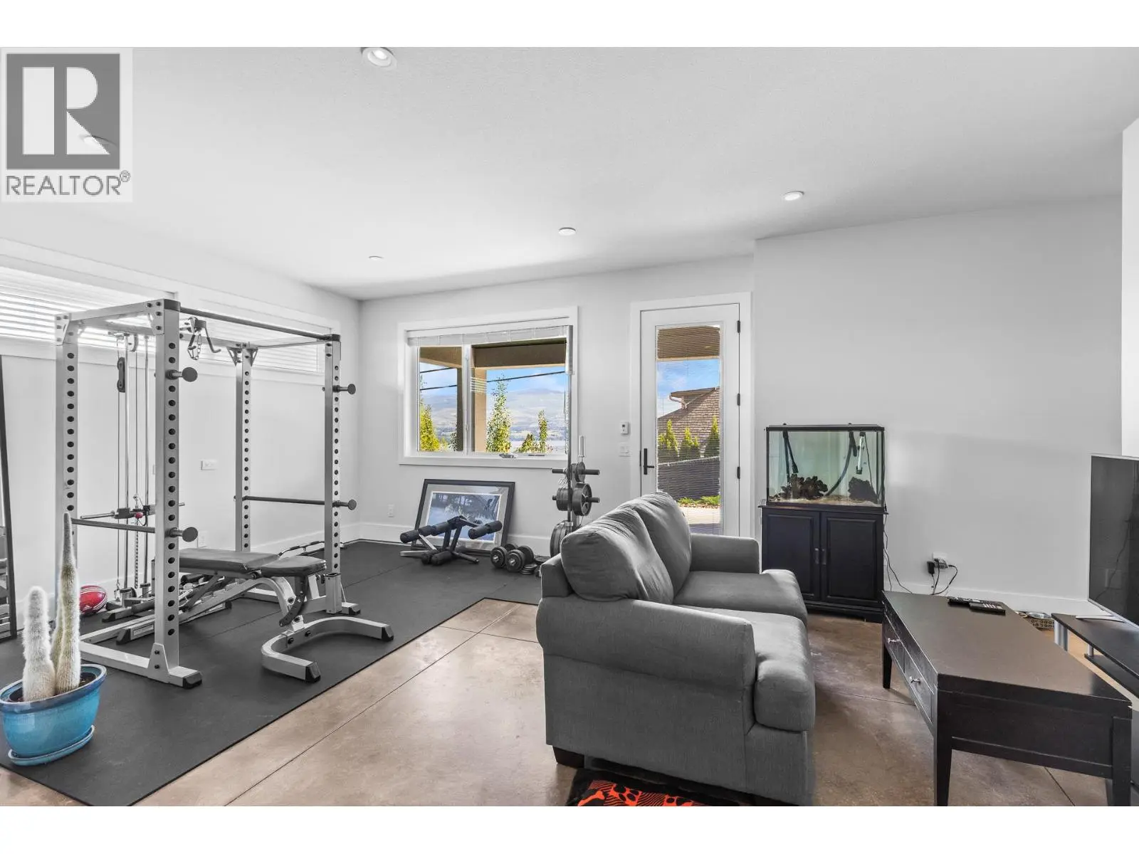 695 Lake Court. West Kelowna, British Columbia
