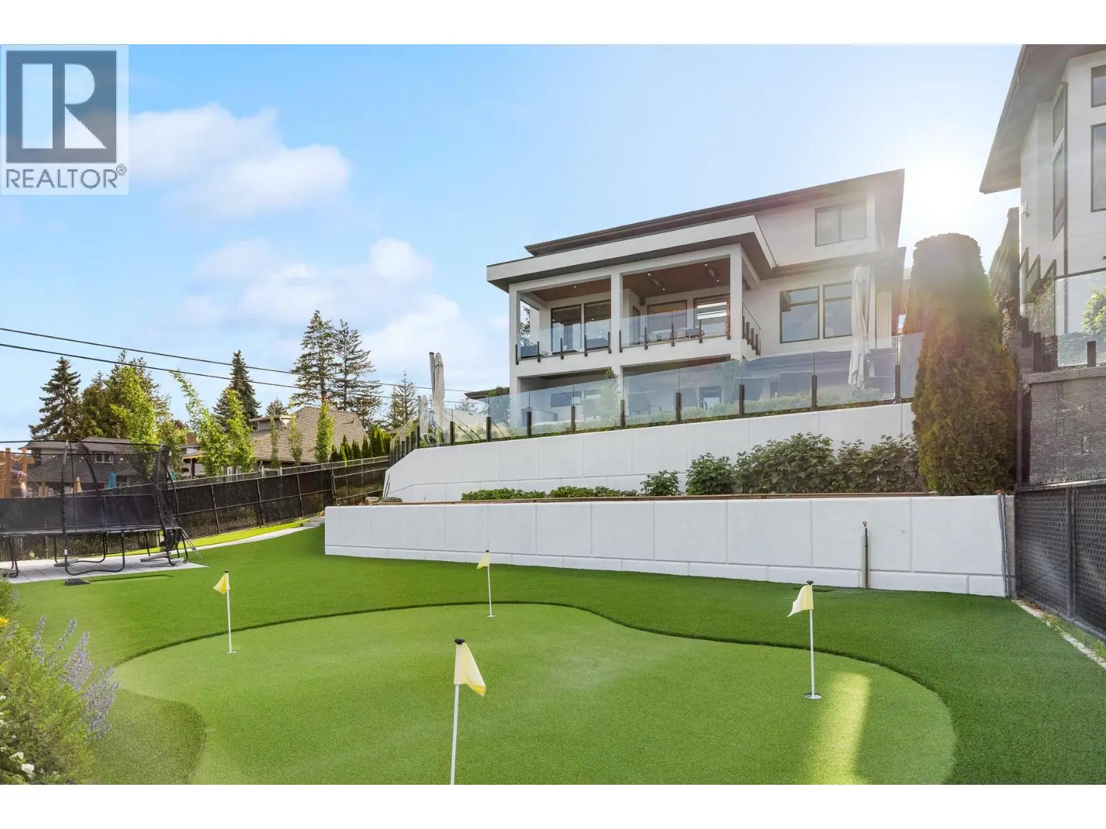 695 Lake Court. West Kelowna, British Columbia