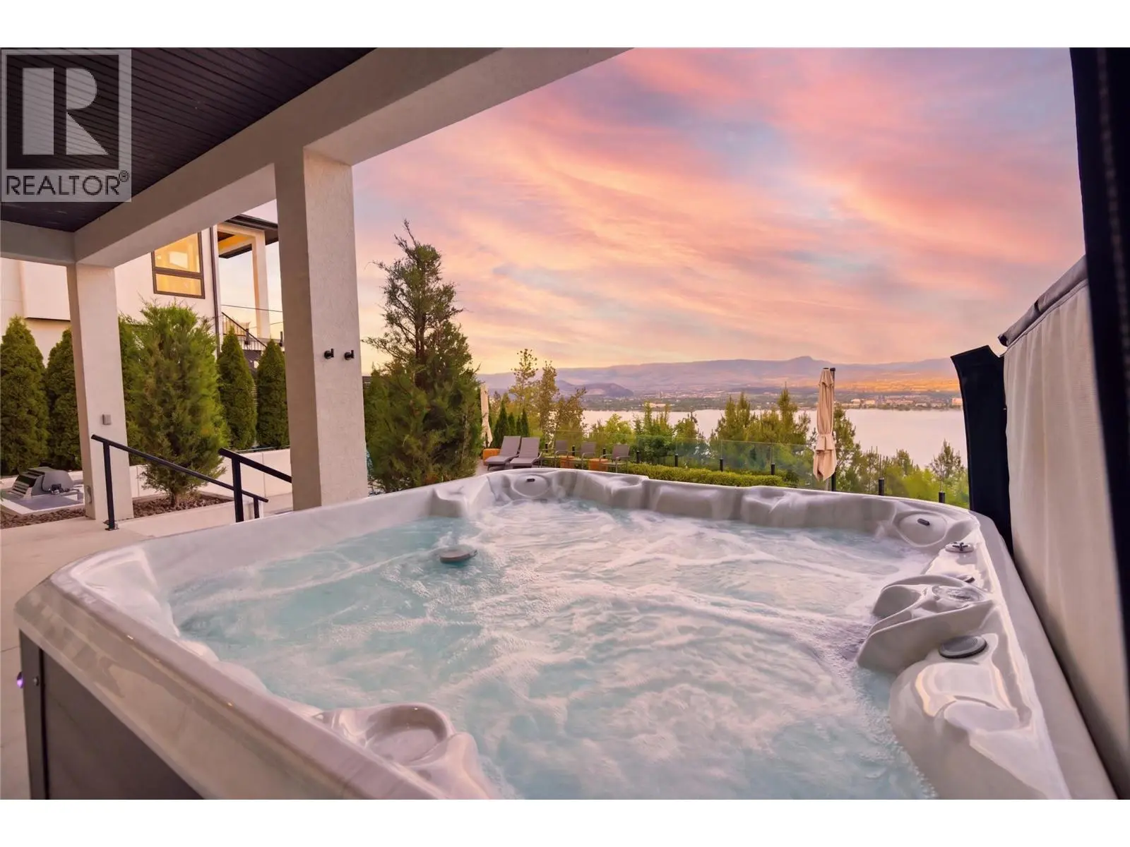 695 Lake Court. West Kelowna, British Columbia