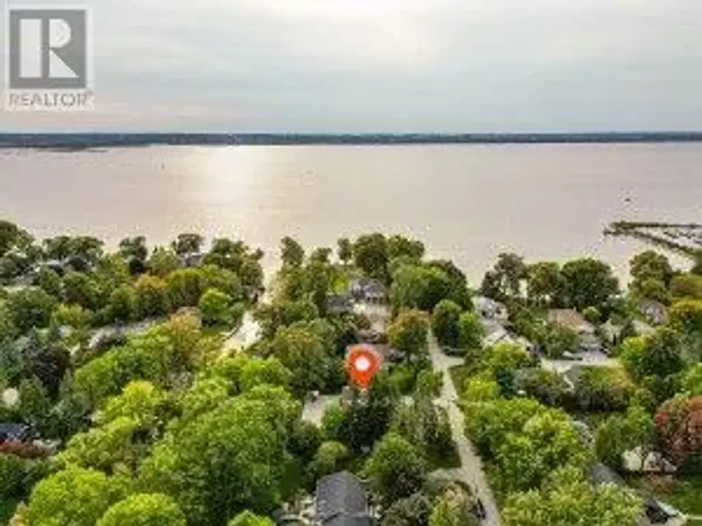 215 Willow Drive, Georgina (Keswick South)
