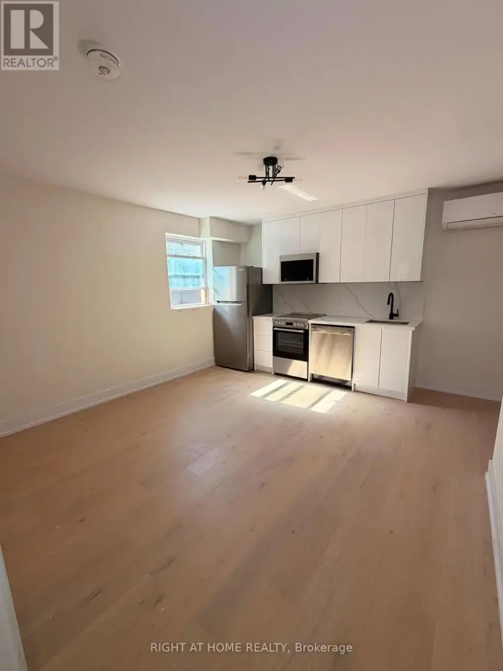 201 - 3384 Lake Shore Boulevard W, Toronto (Long Branch)