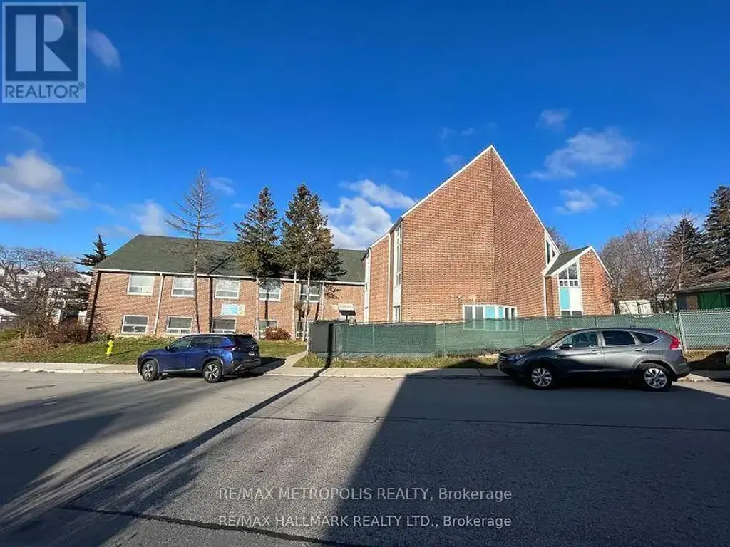 2 - 233 Westview Boulevard, Toronto (O'Connor-Parkview)