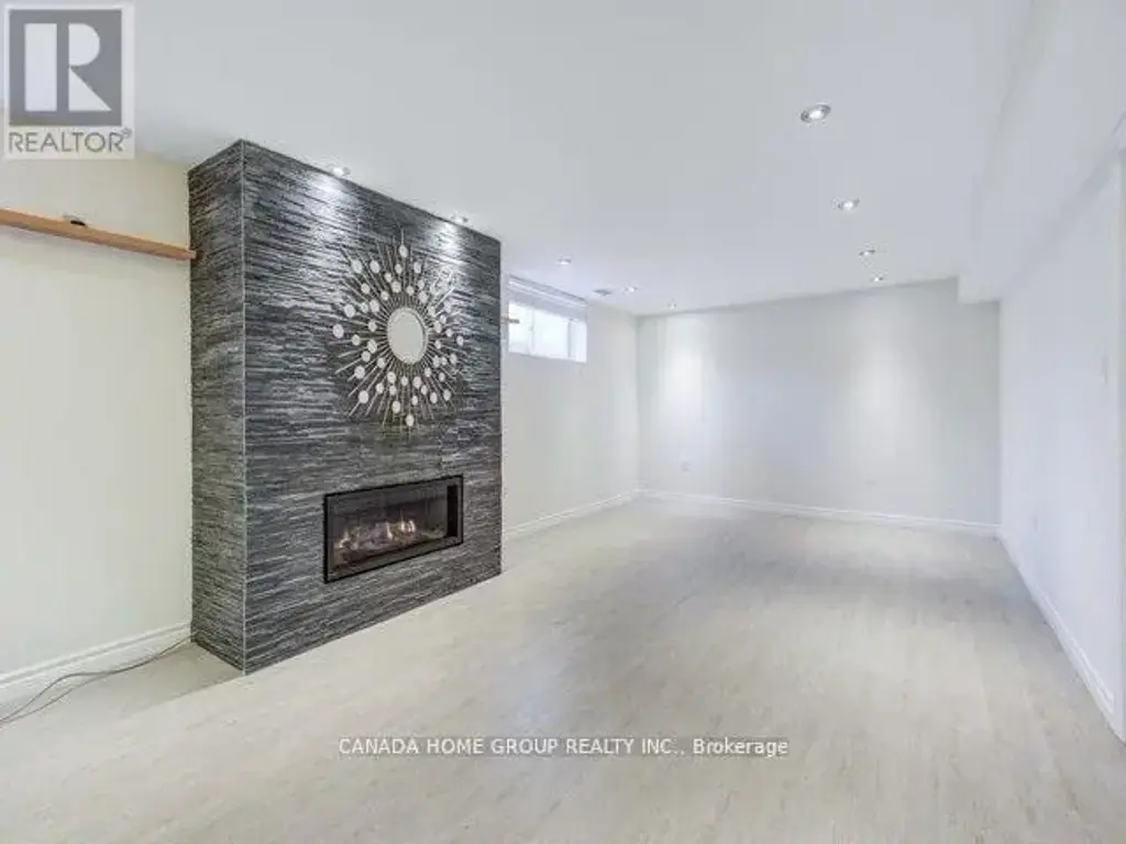 178 Waterloo Avenue, Toronto (Bathurst Manor)