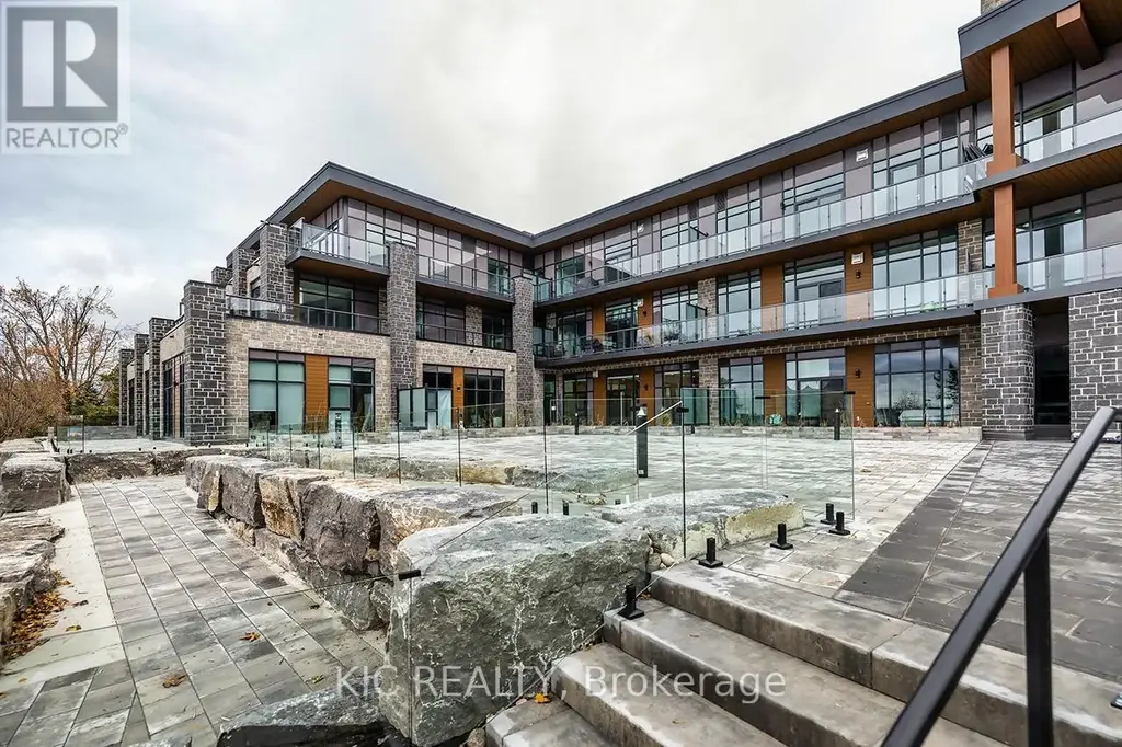 302 - 99 Louisa Street, Kawartha Lakes (Fenelon Falls)