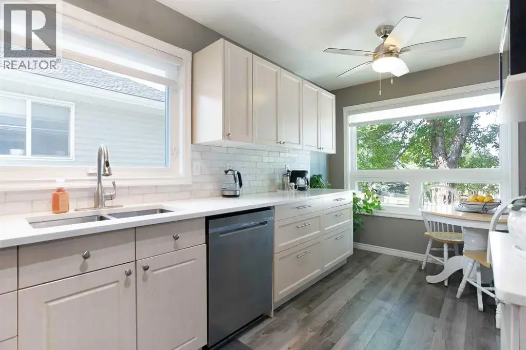 112, 55 Fairways Drive Nw, Airdrie