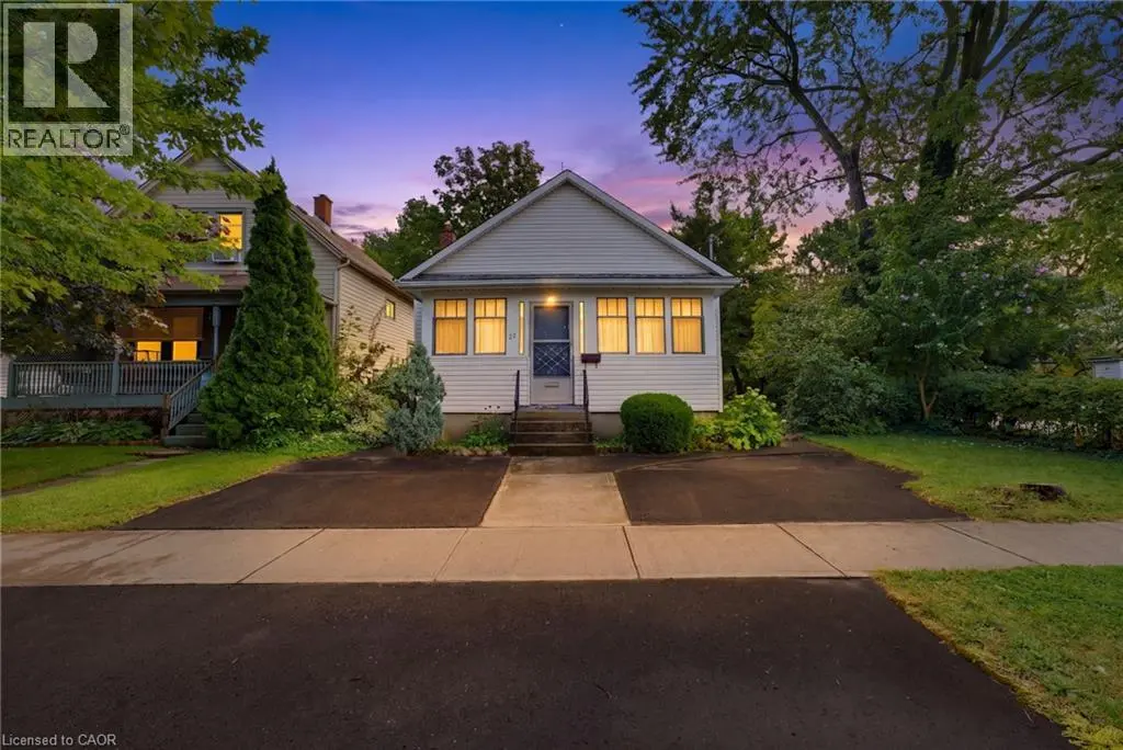 22 Mildred Avenue, St. Catharines