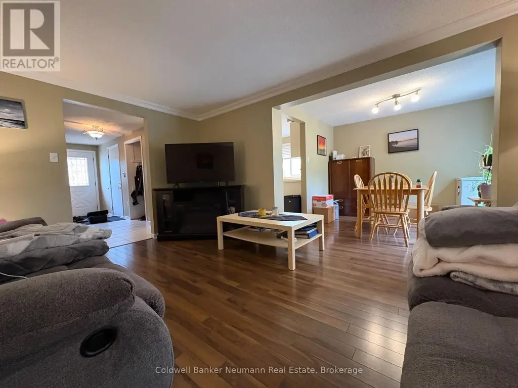 Upper - 120 Moss Place, Guelph (Kortright West)