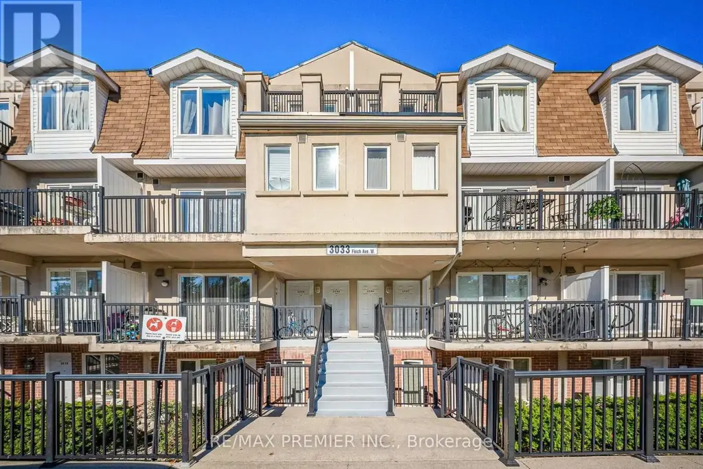 2046 - 3033 Finch Avenue W, Toronto (Humbermede)