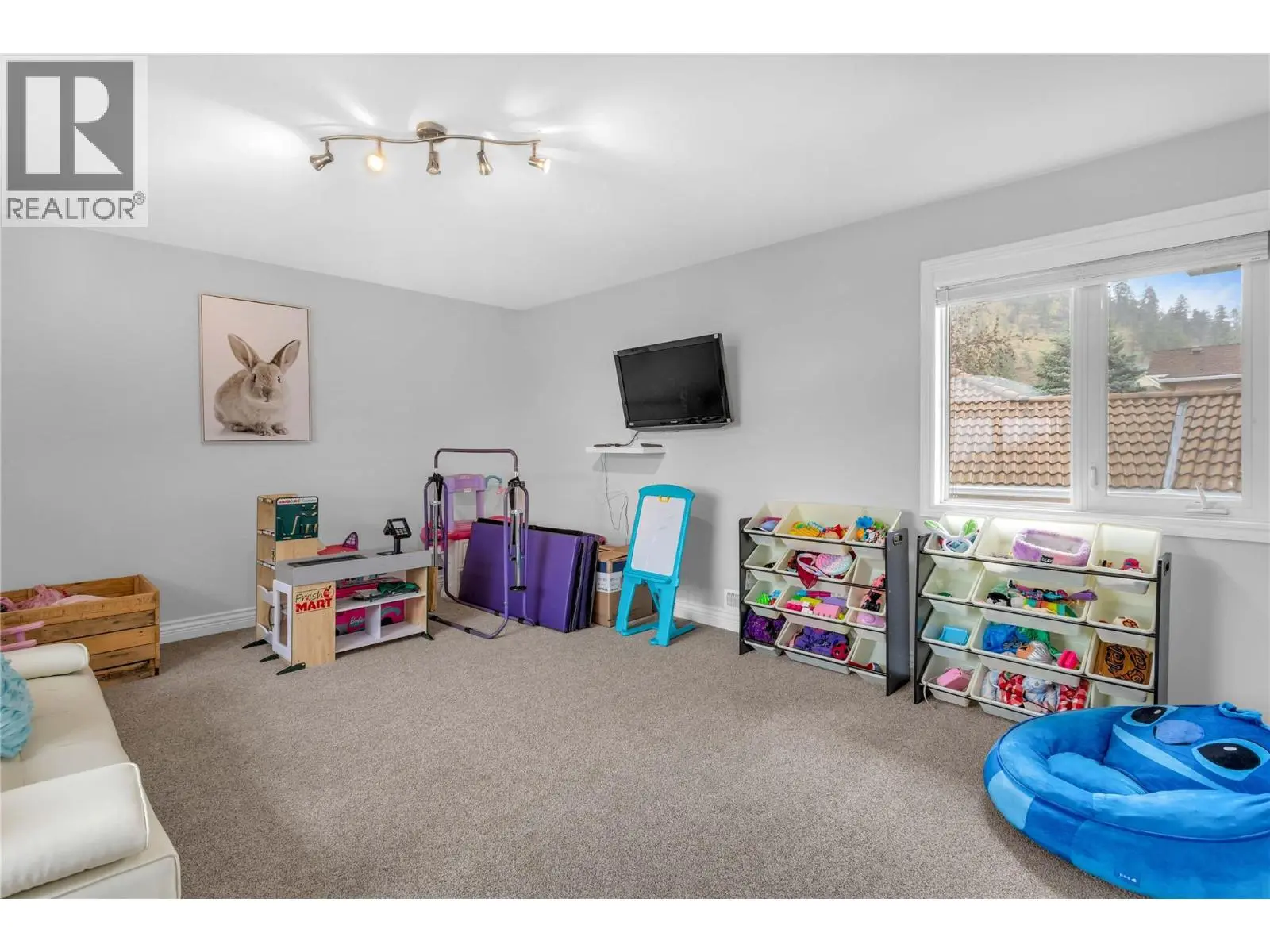 2177 Breckenridge Court. Kelowna, British Columbia