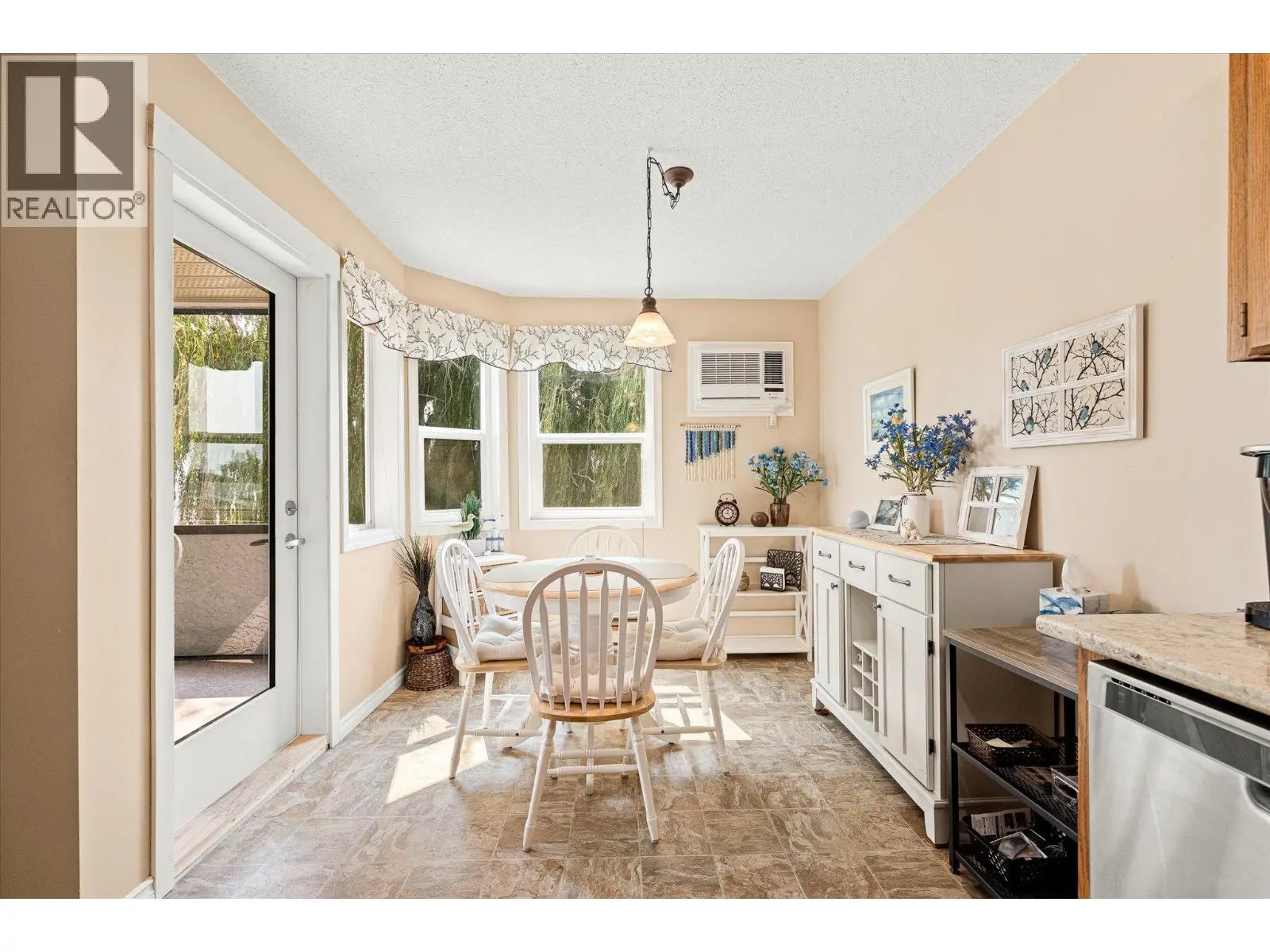 1170 Brookside Avenue Unit# 302. Kelowna, British Columbia