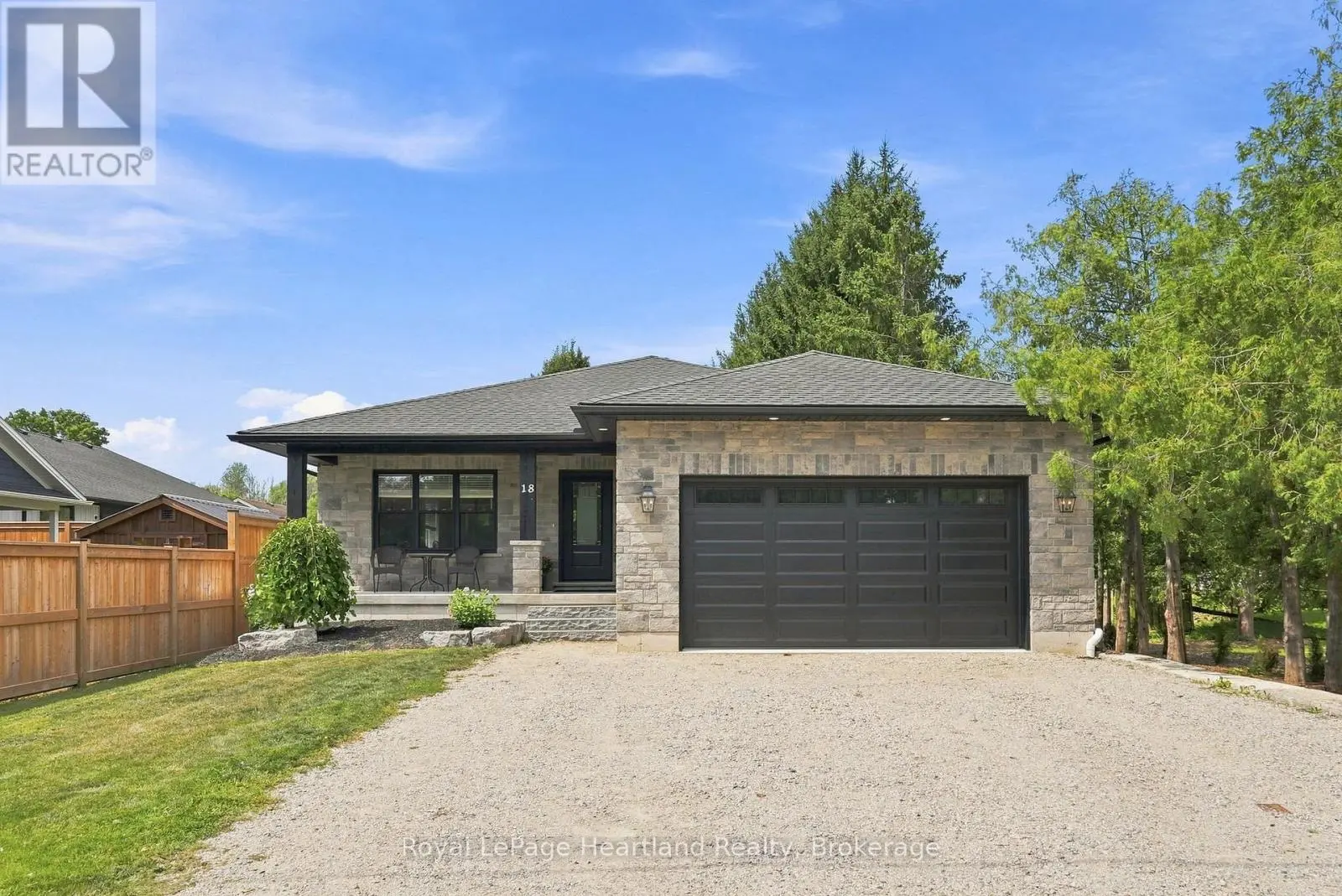 18 Geddes Street W, Minto