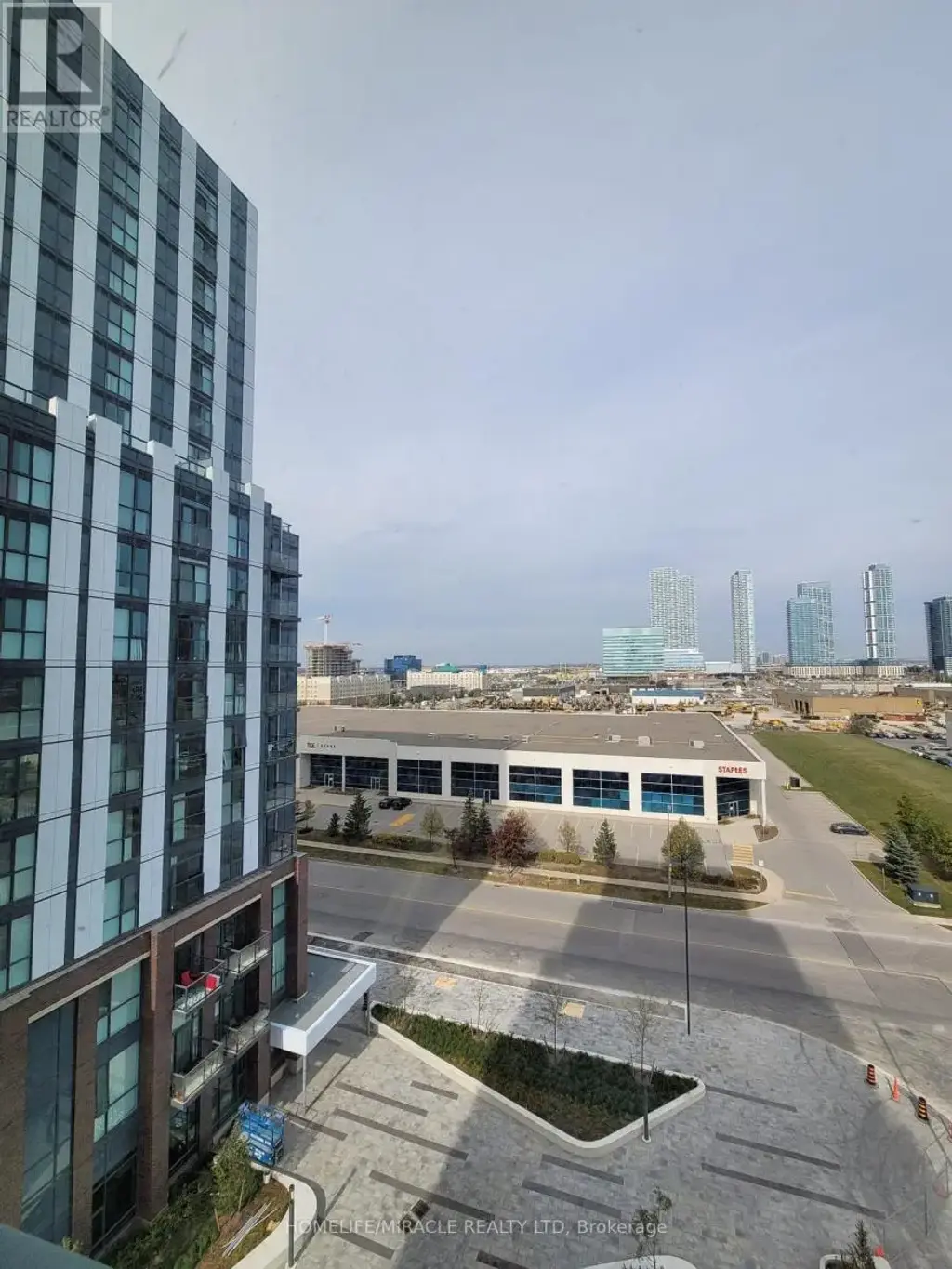 808 - 60 Honeycrisp Crescent N, Vaughan (Vaughan Corporate Centre)