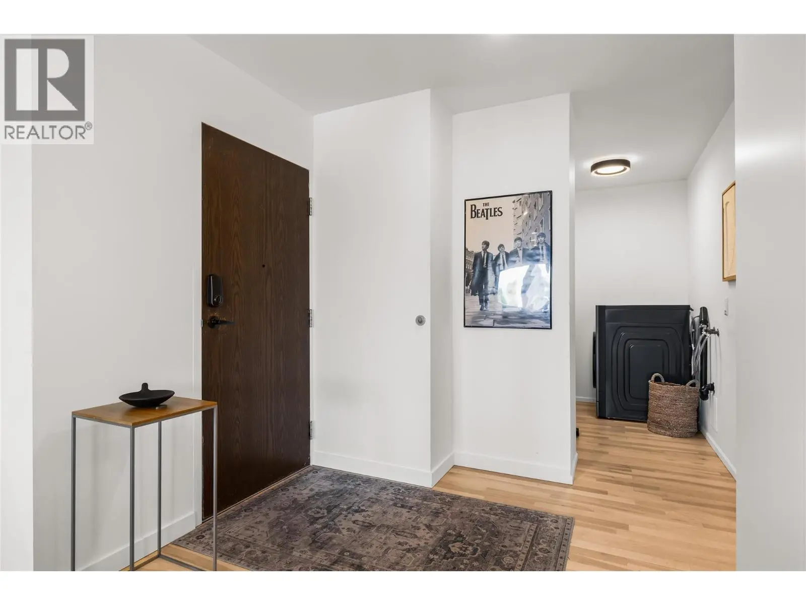 1915 Pacific Court Unit# 504. Kelowna, British Columbia