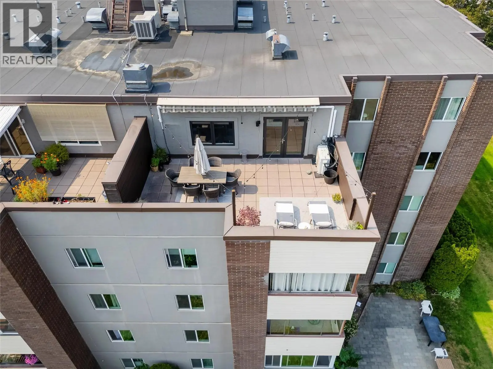 1915 Pacific Court Unit# 504. Kelowna, British Columbia