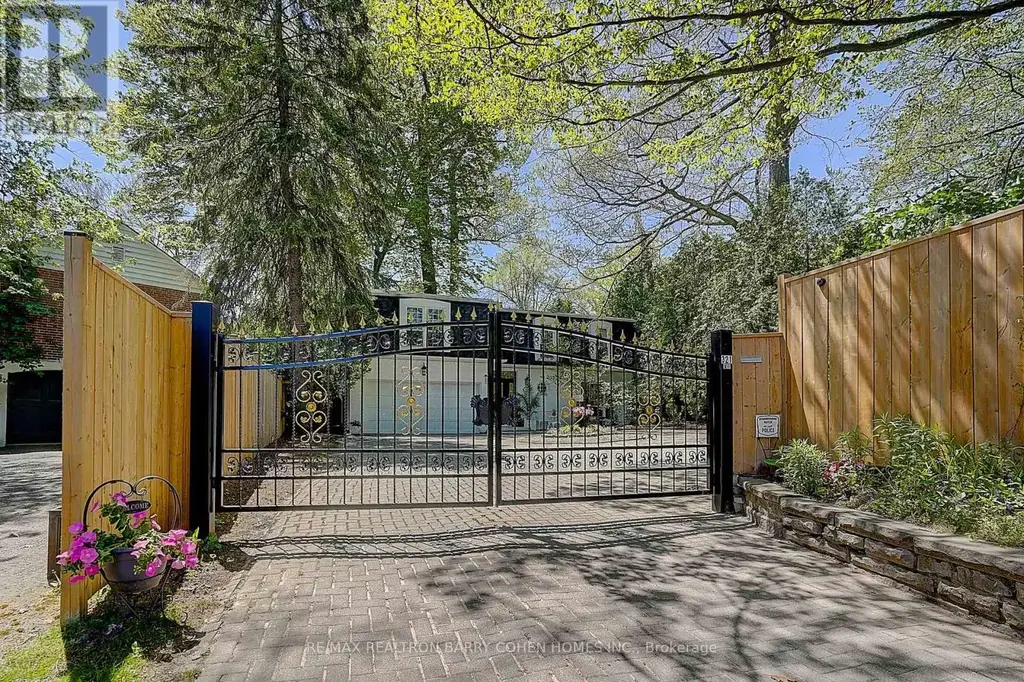 321 Lawrence Avenue E, Toronto (Bridle Path-Sunnybrook-York Mills)