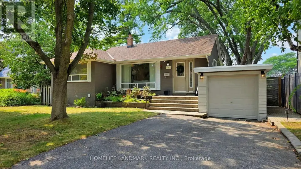 30 Paperbirch Drive, Toronto (Banbury-Don Mills)