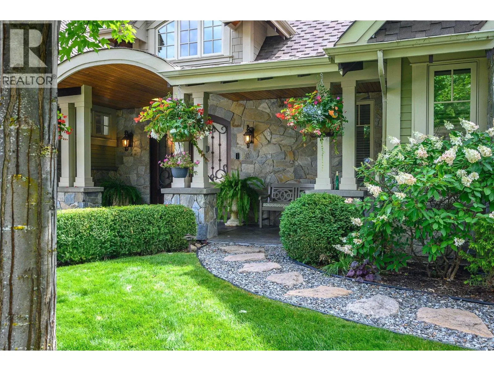602 Falcon Point Way. Vernon, British Columbia