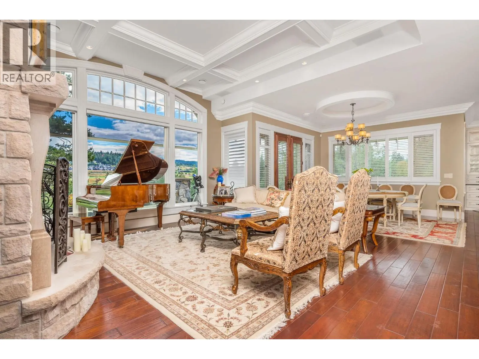 602 Falcon Point Way. Vernon, British Columbia