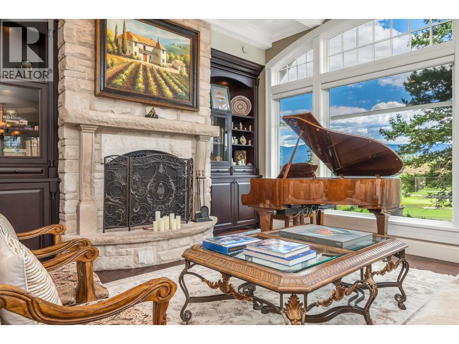 602 Falcon Point Way. Vernon, British Columbia