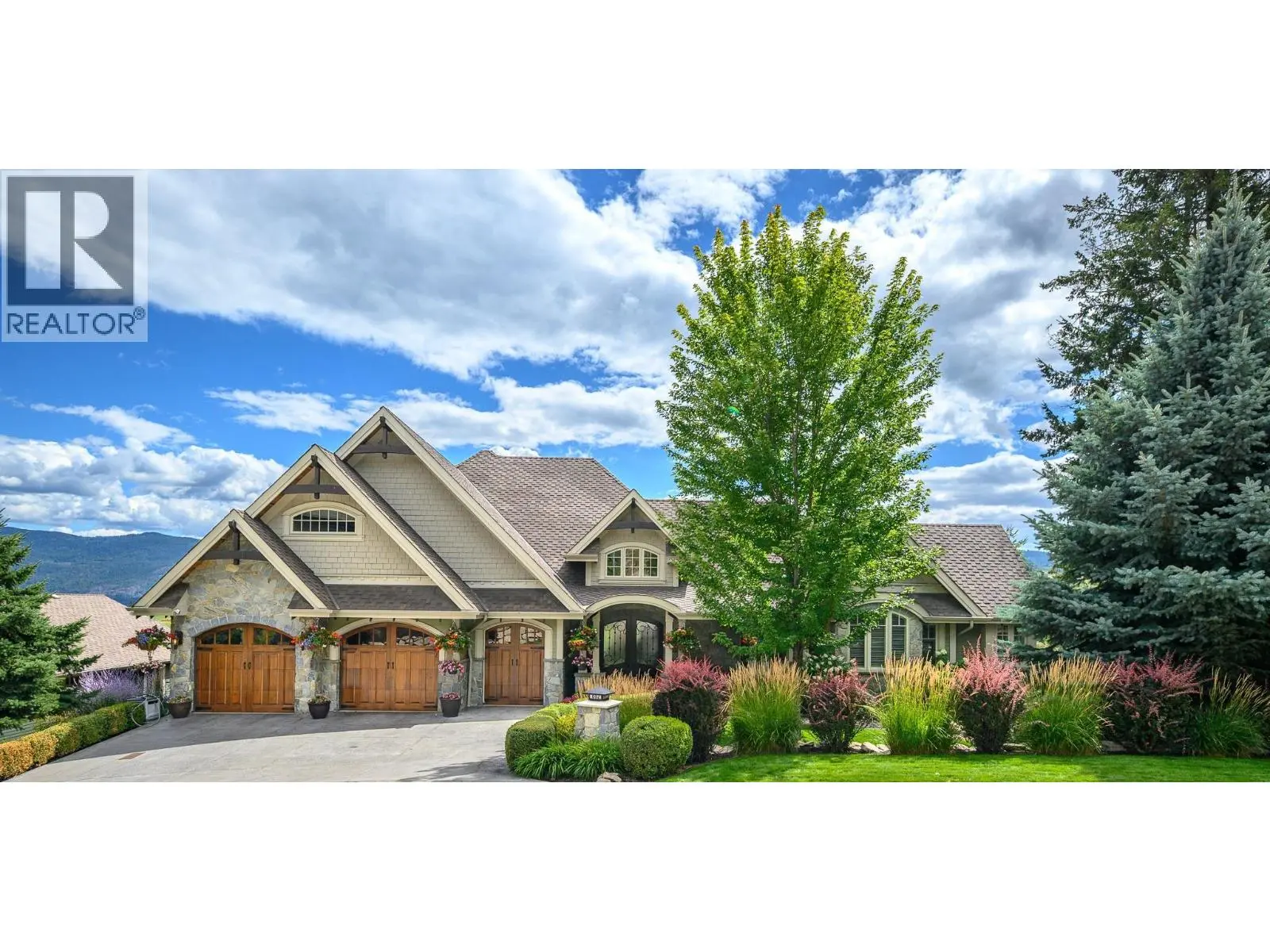 602 Falcon Point Way. Vernon, British Columbia