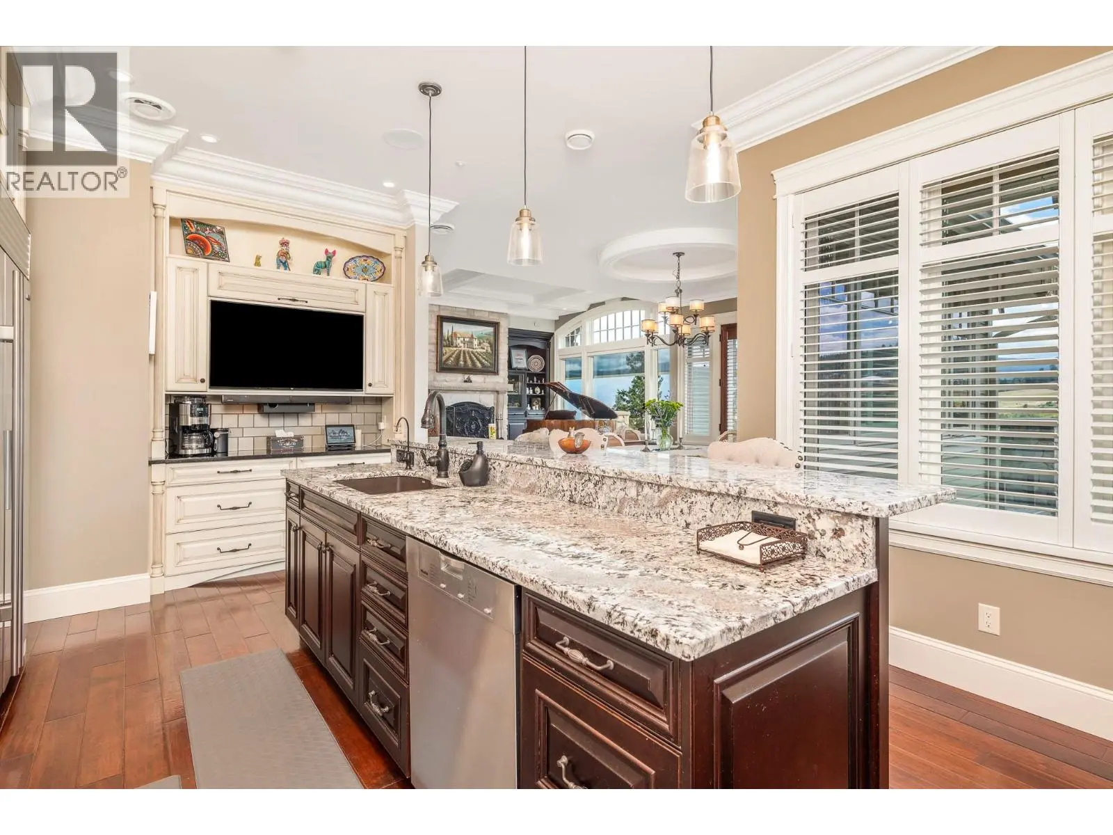 602 Falcon Point Way. Vernon, British Columbia
