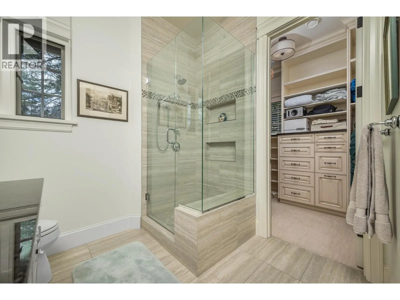 602 Falcon Point Way. Vernon, British Columbia
