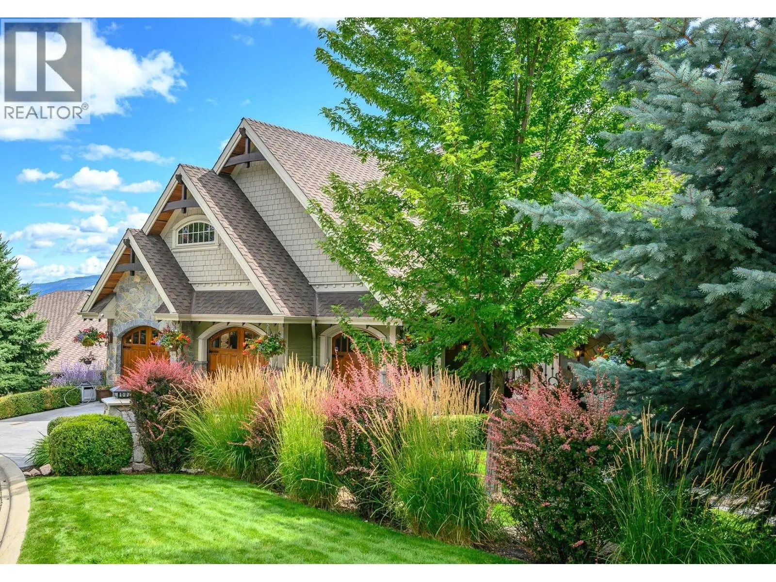 602 Falcon Point Way. Vernon, British Columbia