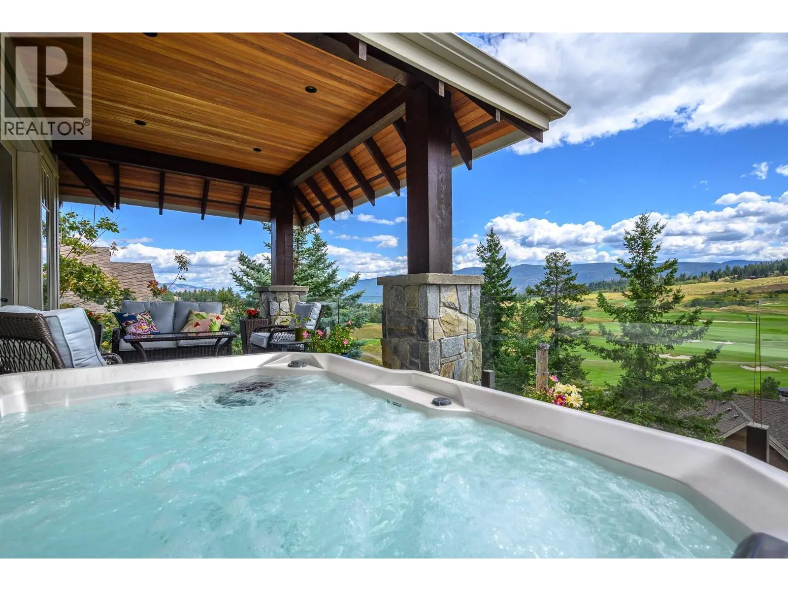 602 Falcon Point Way. Vernon, British Columbia