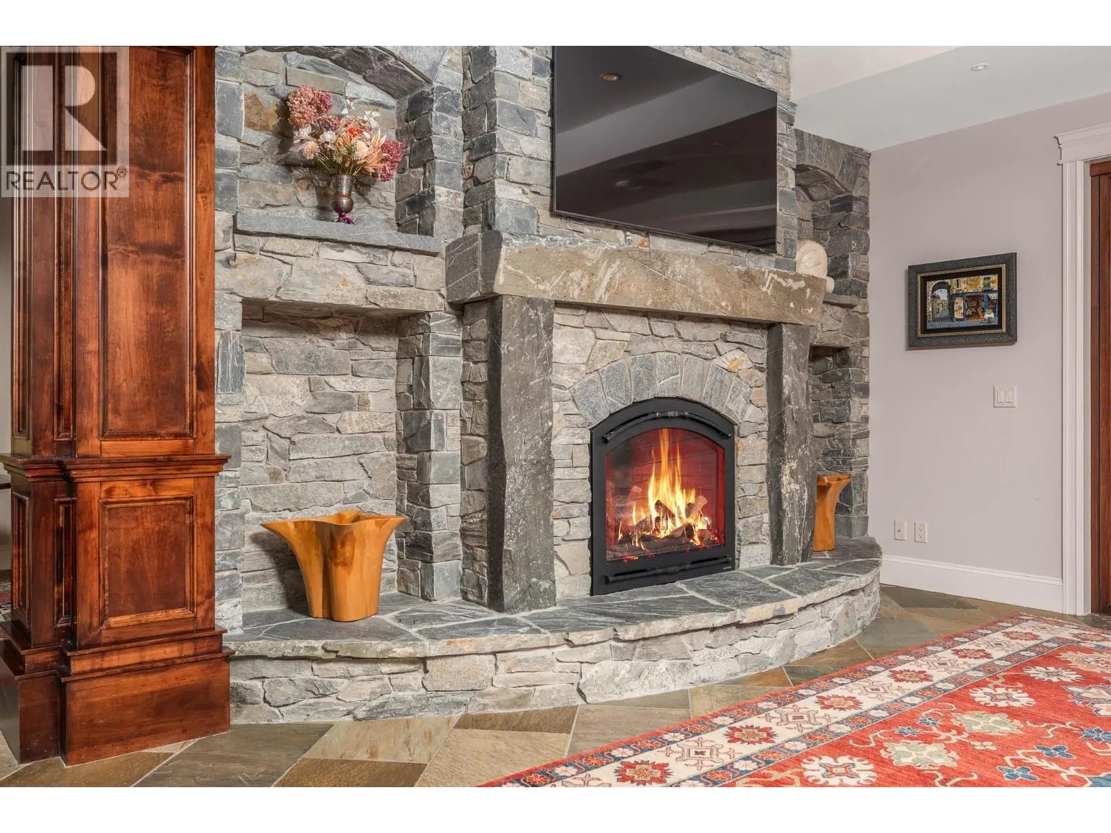 602 Falcon Point Way. Vernon, British Columbia