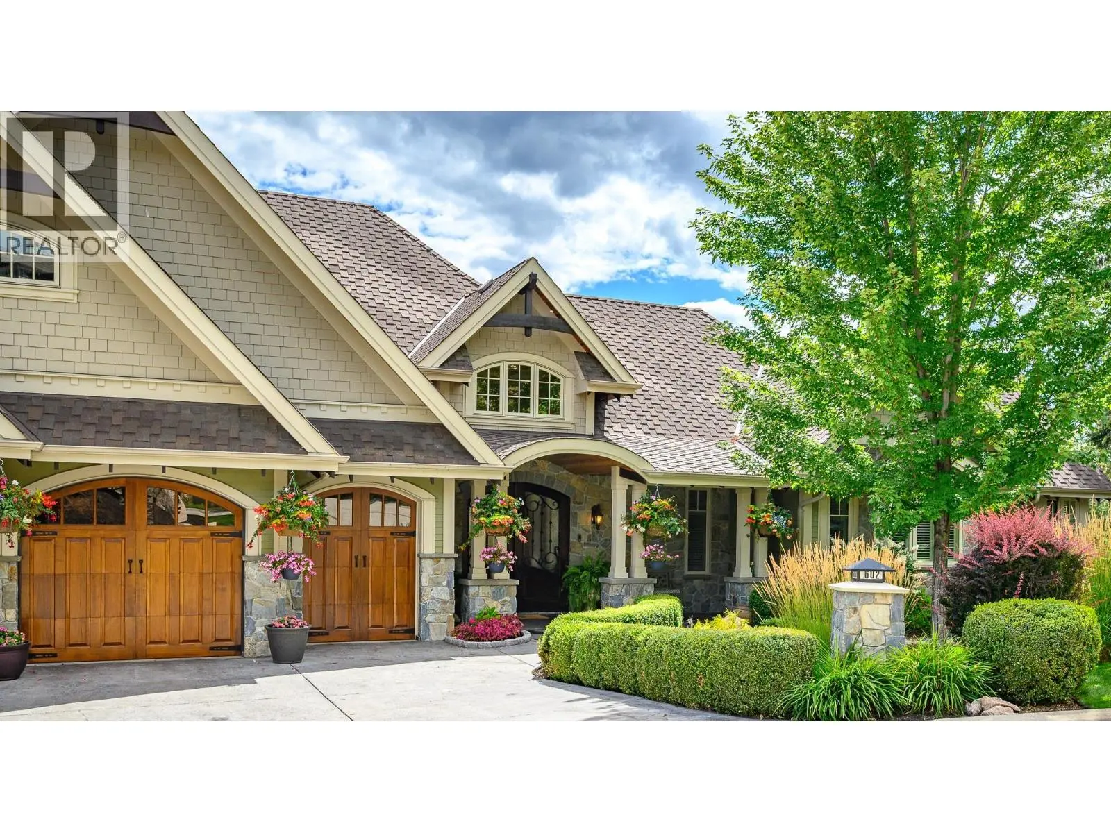602 Falcon Point Way. Vernon, British Columbia
