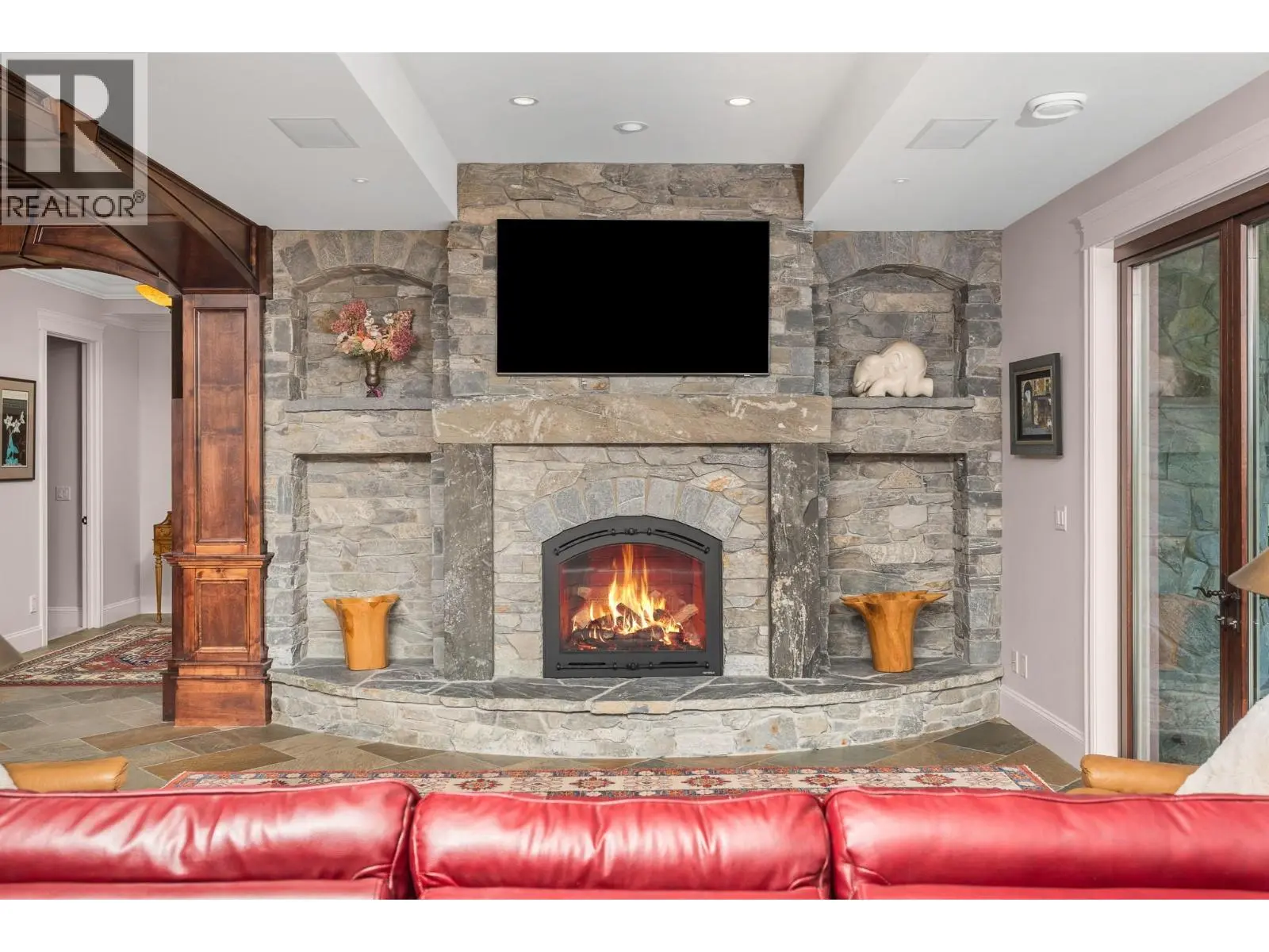 602 Falcon Point Way. Vernon, British Columbia