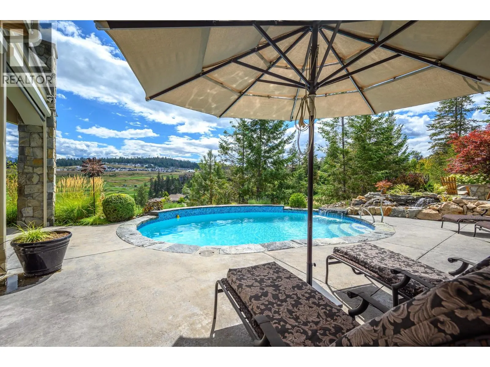 602 Falcon Point Way. Vernon, British Columbia