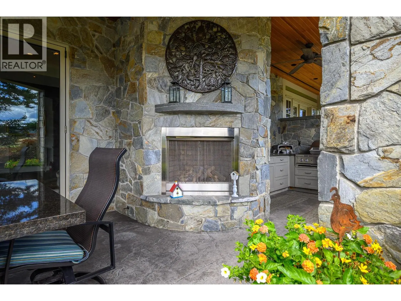 602 Falcon Point Way. Vernon, British Columbia