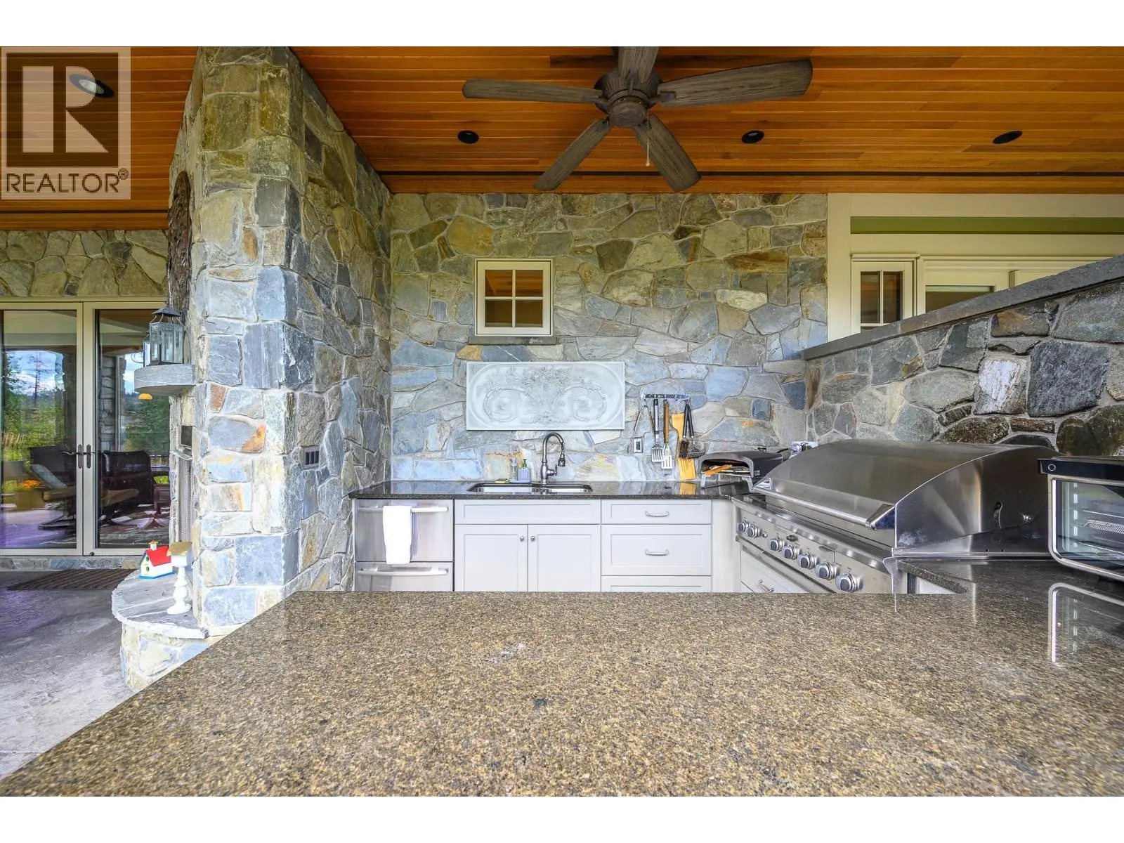 602 Falcon Point Way. Vernon, British Columbia