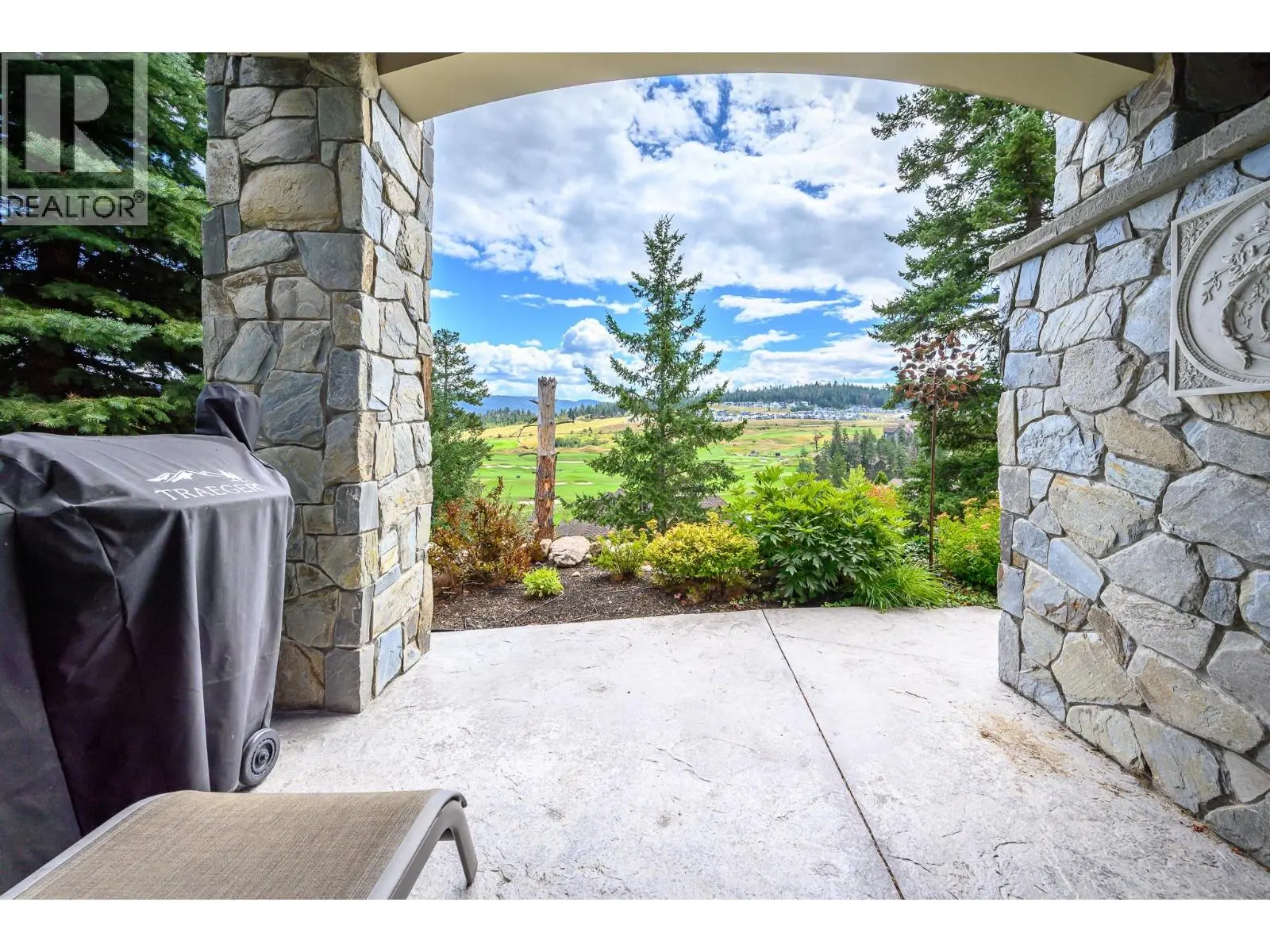 602 Falcon Point Way. Vernon, British Columbia