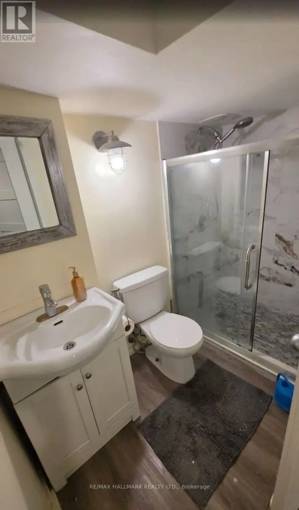 Room 2 - 888 Krosno Boulevard, Pickering (Bay Ridges)