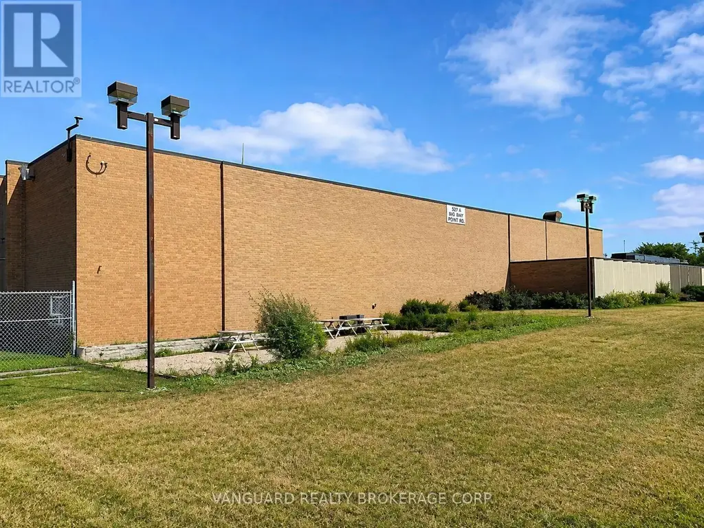 19 City View Drive, Toronto (West Humber-Clairville)