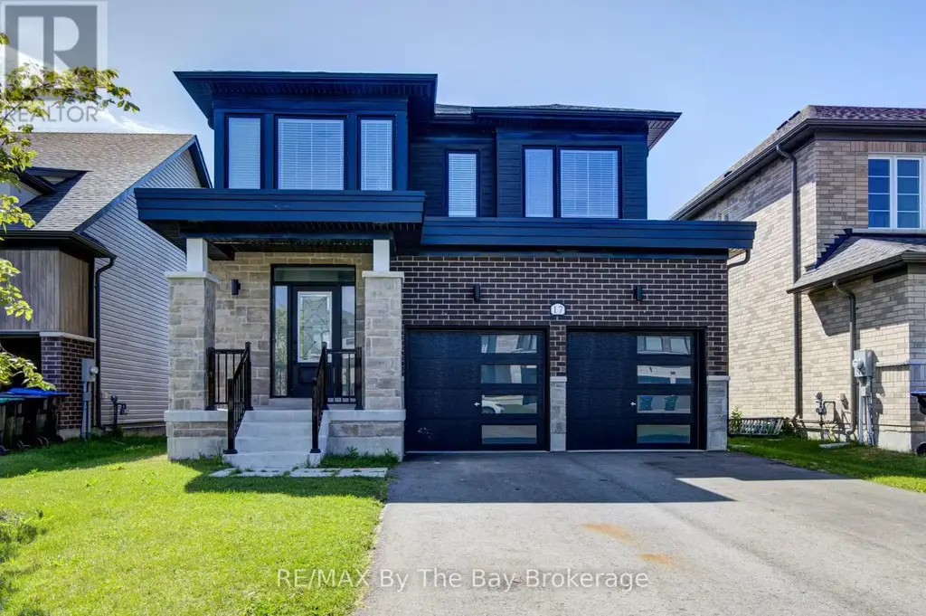 17 Rosanne Circle, Wasaga Beach