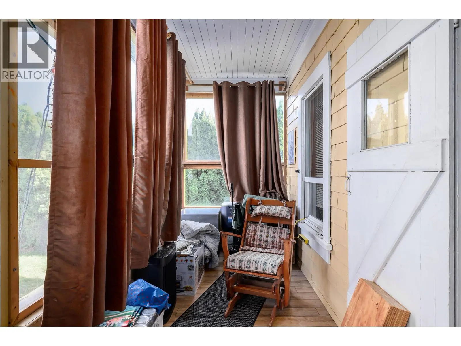 795 Lawson Avenue. Kelowna, British Columbia