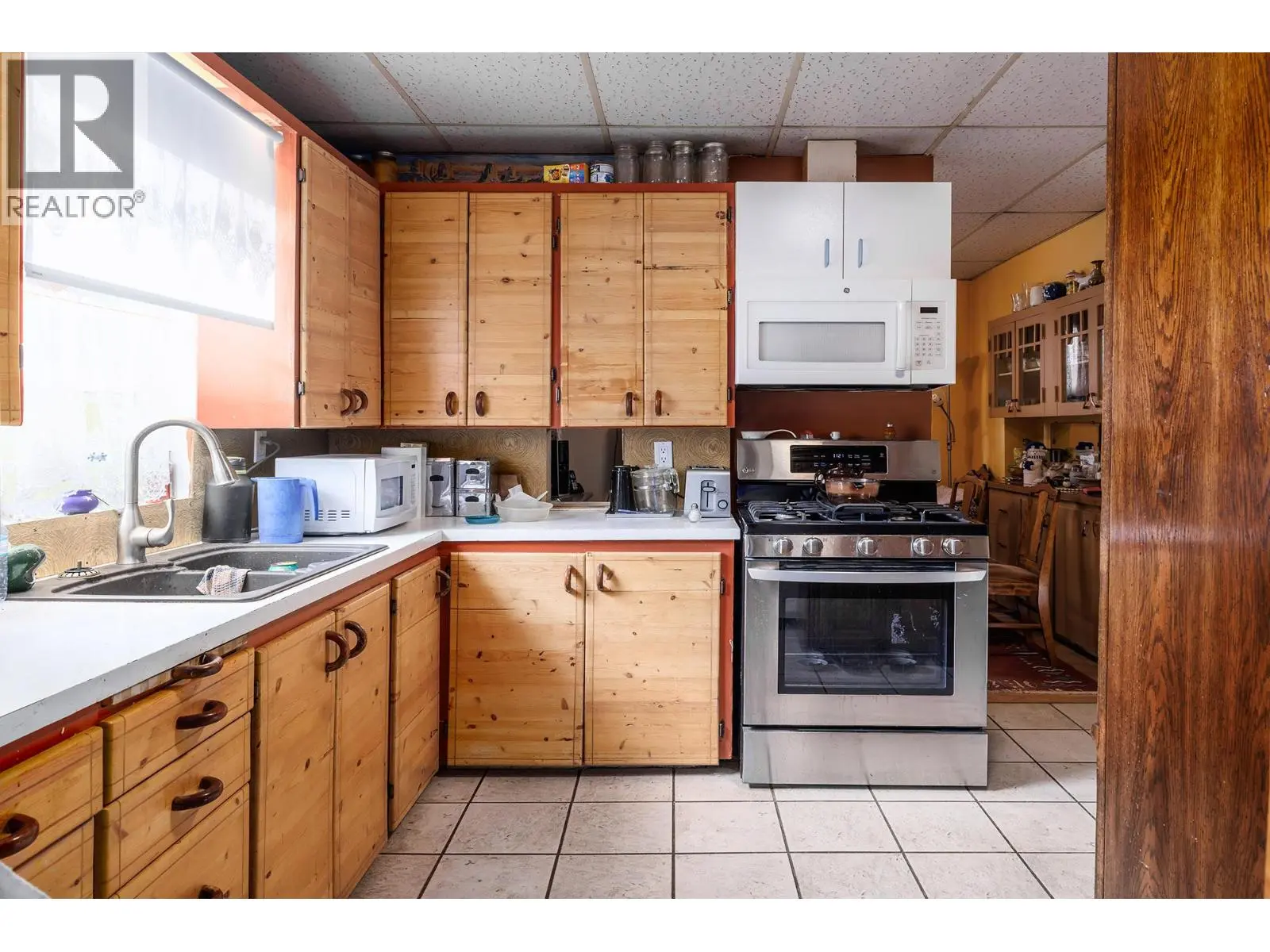 795 Lawson Avenue. Kelowna, British Columbia